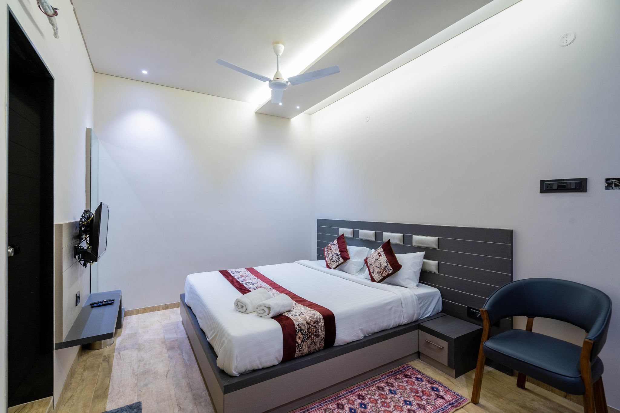 Hotel Goldstar Standard Room -High Speed Internet(Free) 2