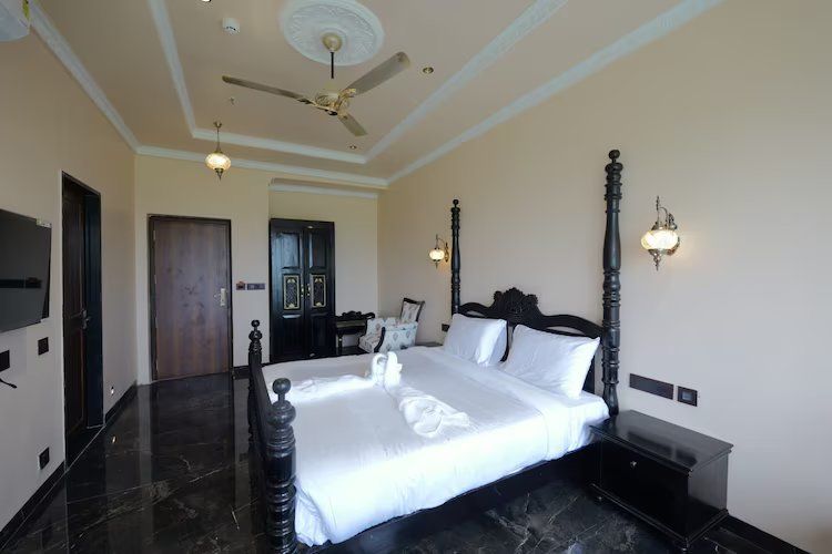 Jharoka Suite