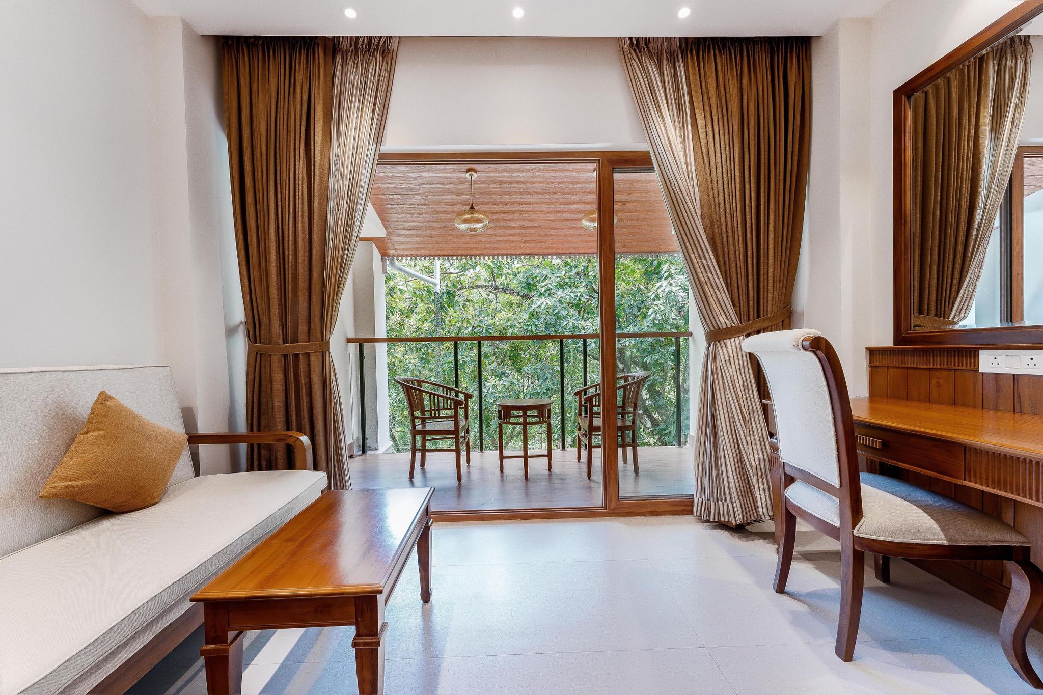 Le Montfort Resort Cardamom Crest 20