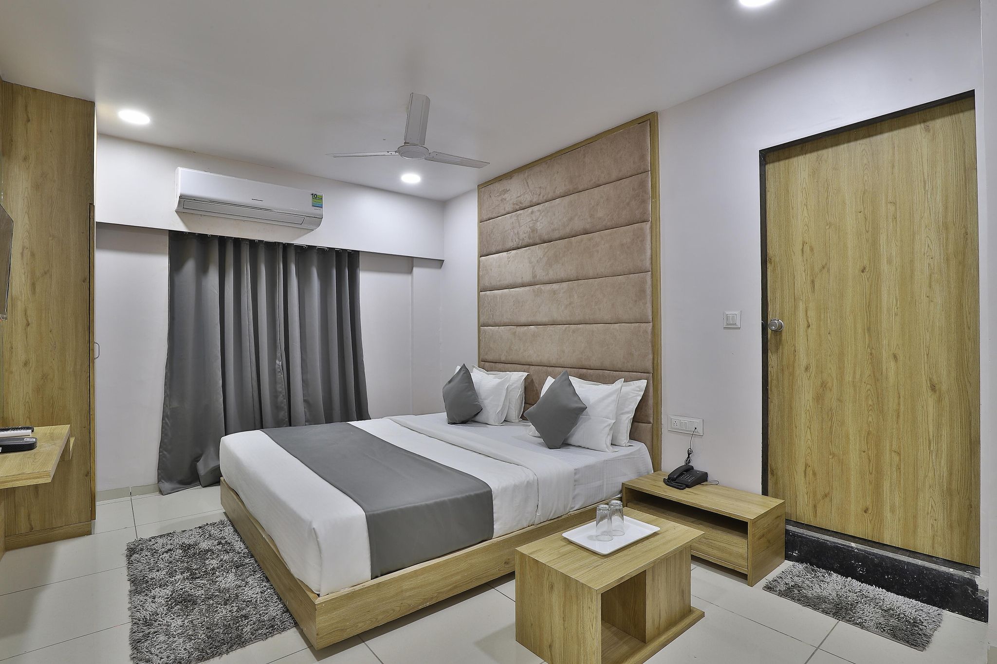 HOTEL MONVILLE Medium Deluxe Room 2