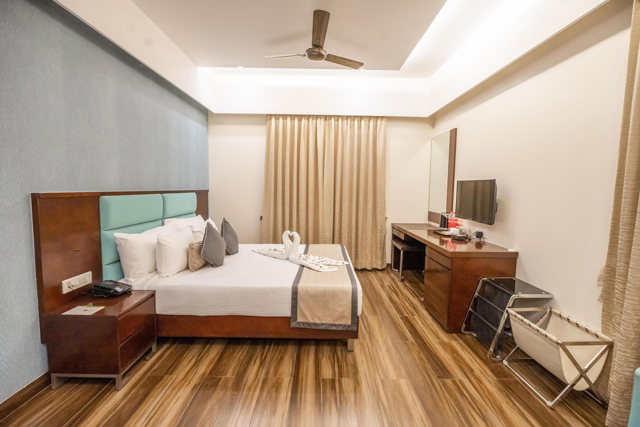 Evolve Premiere Executive room 2