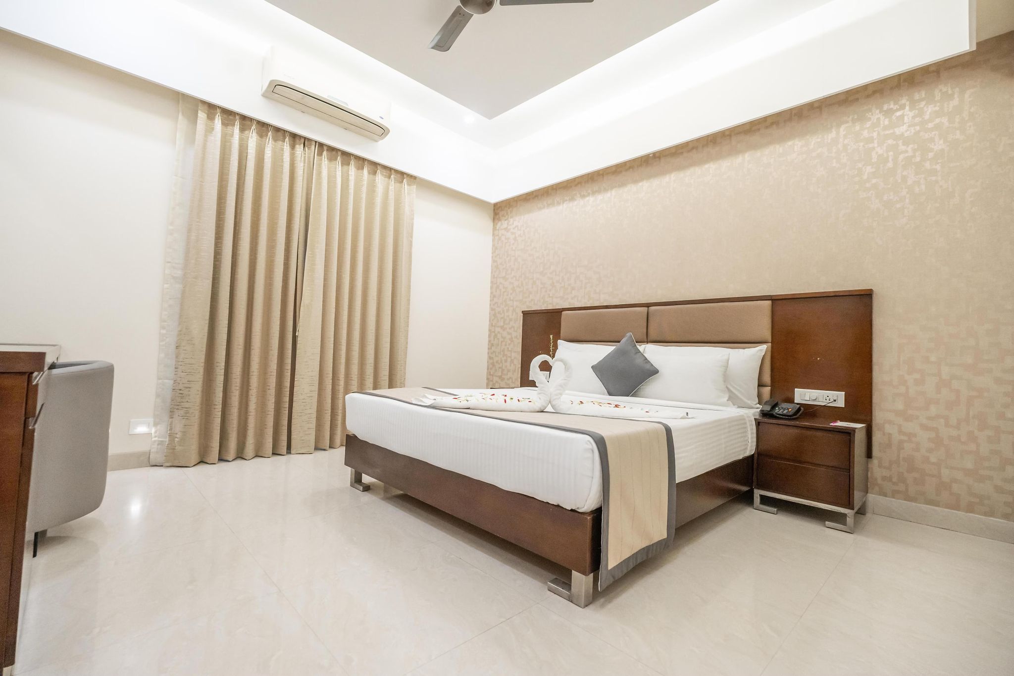 Evolve Premiere Executive room 4