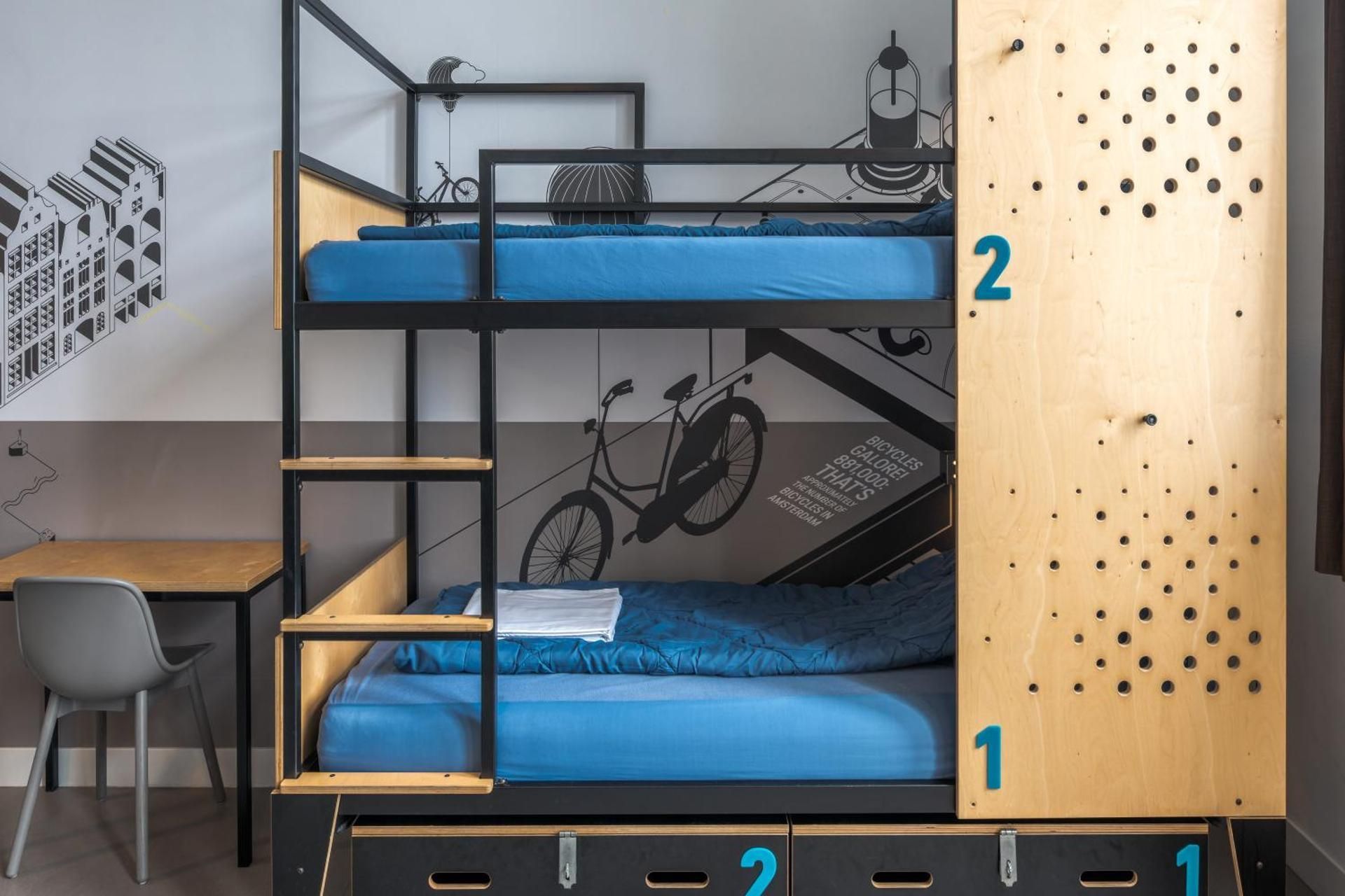 Budget Single Room with Bunk Beds and private Bathroom