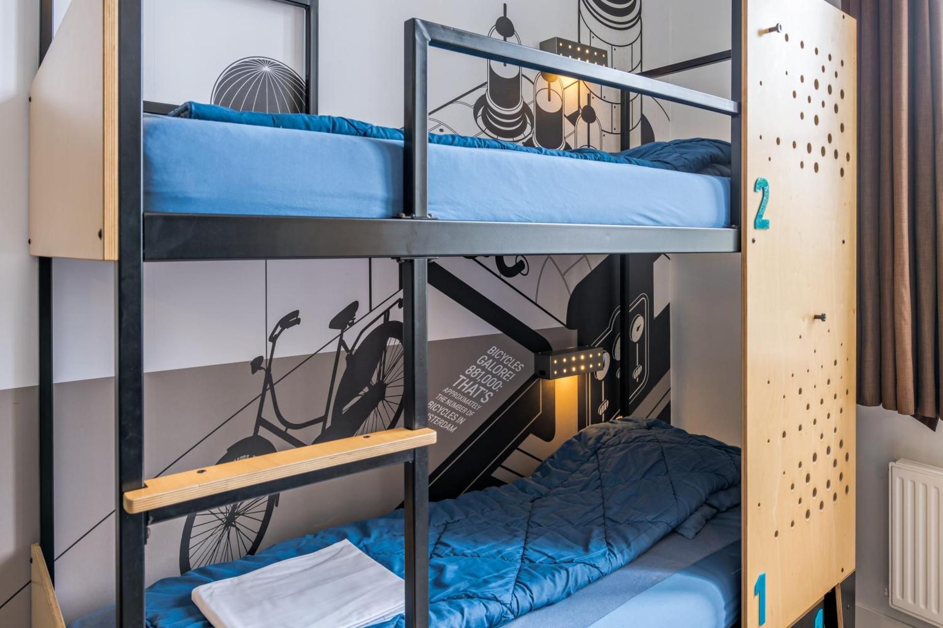 Budget Single Room with Bunk Beds and private Bathroom