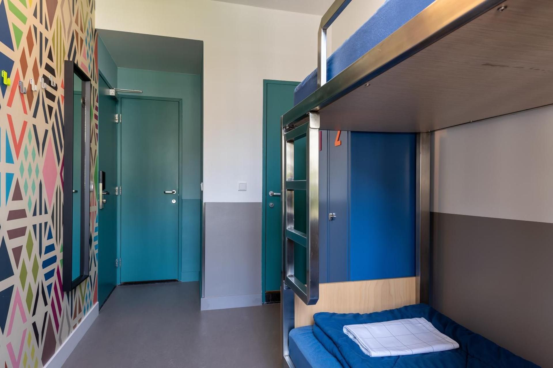 Twin Room with Bunk Beds and Private Bathroom with Shower