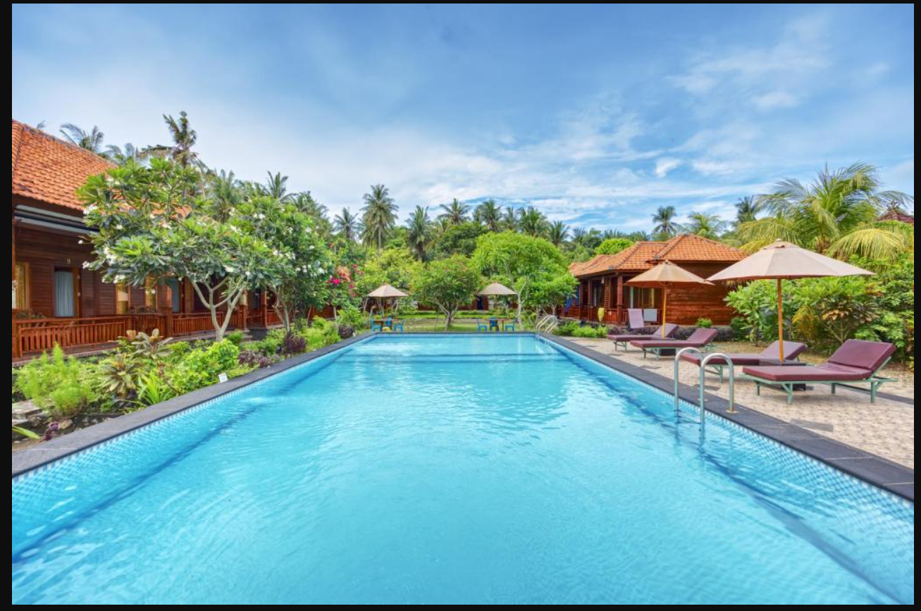 Swimming pool [outdoor]