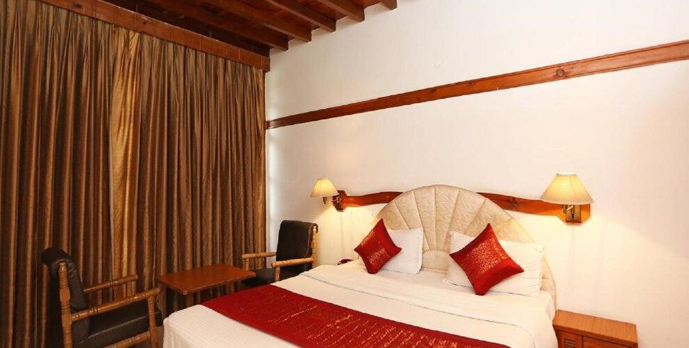 Apple Valley Resort Deluxe Room 4