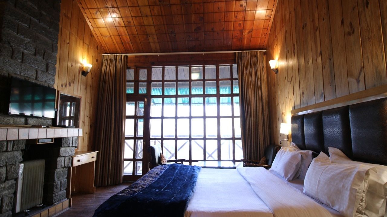 Apple Valley Resort Deluxe Room 2