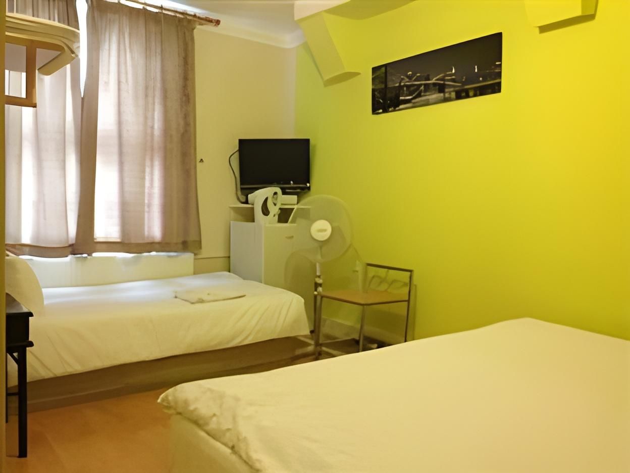 Economy Triple Room with Shared Bathroom