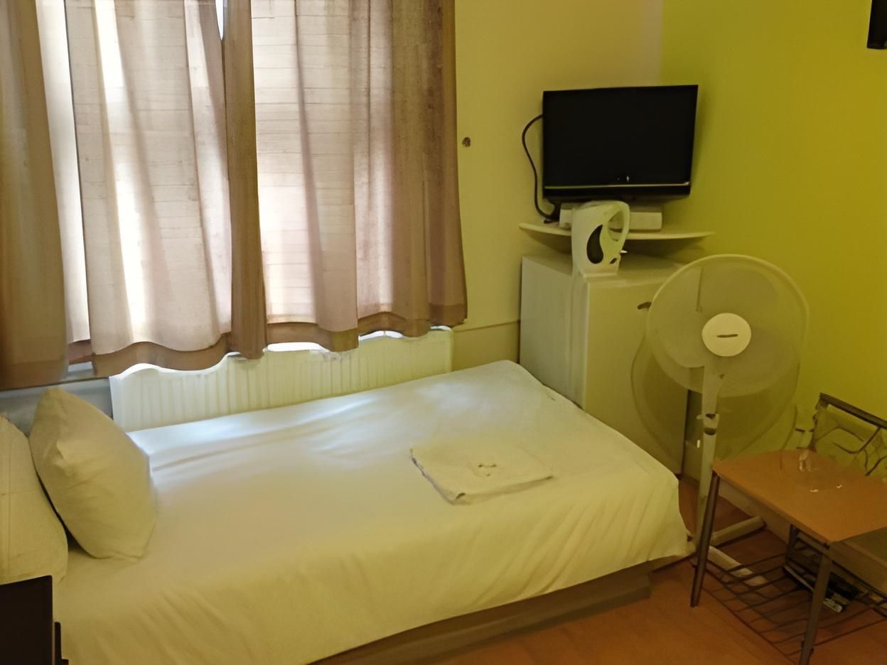 Economy Single Room with Shared Bathroom