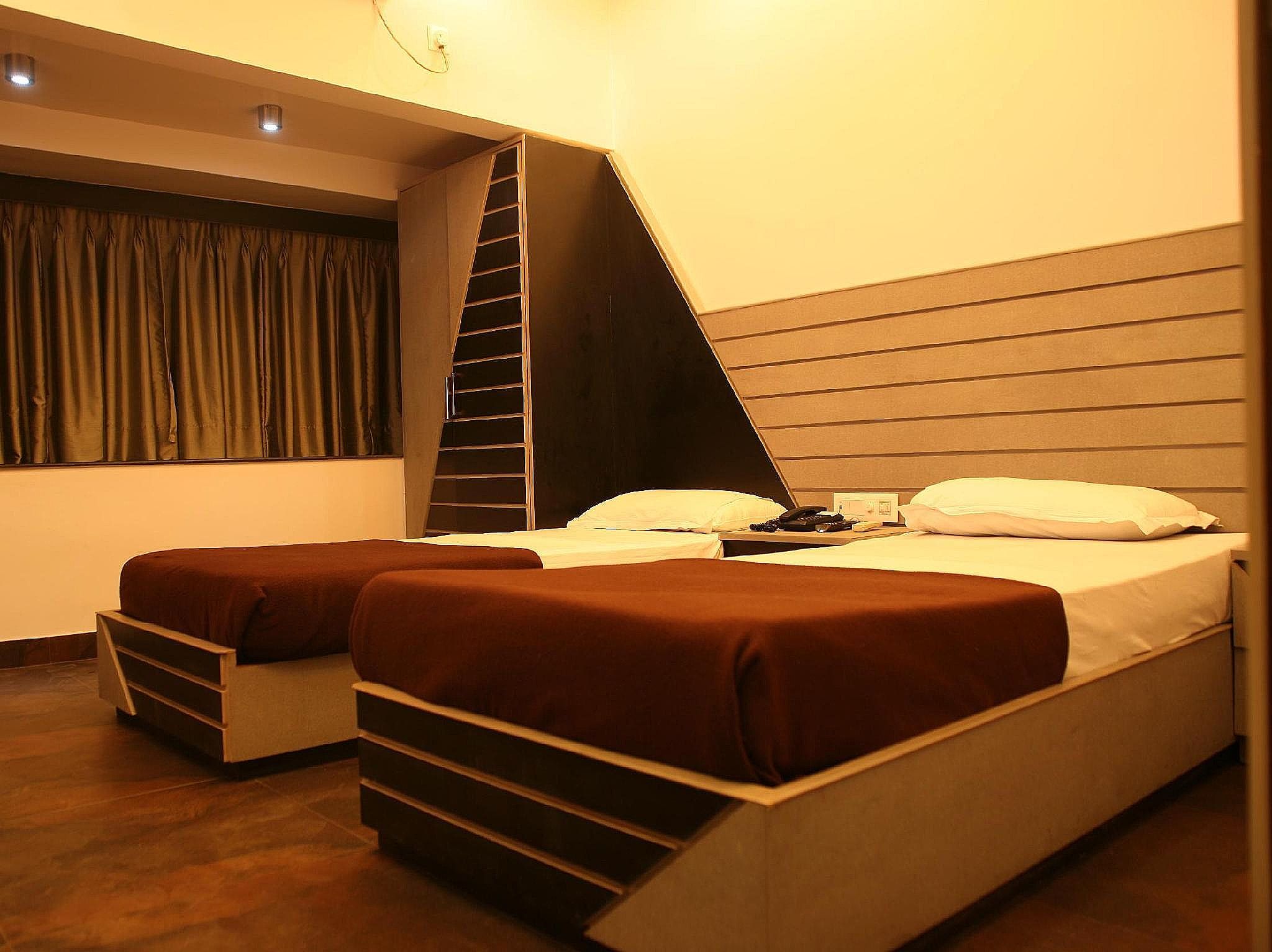 Hotel Trimoorti Economy Ac Room with Free Wifi 5
