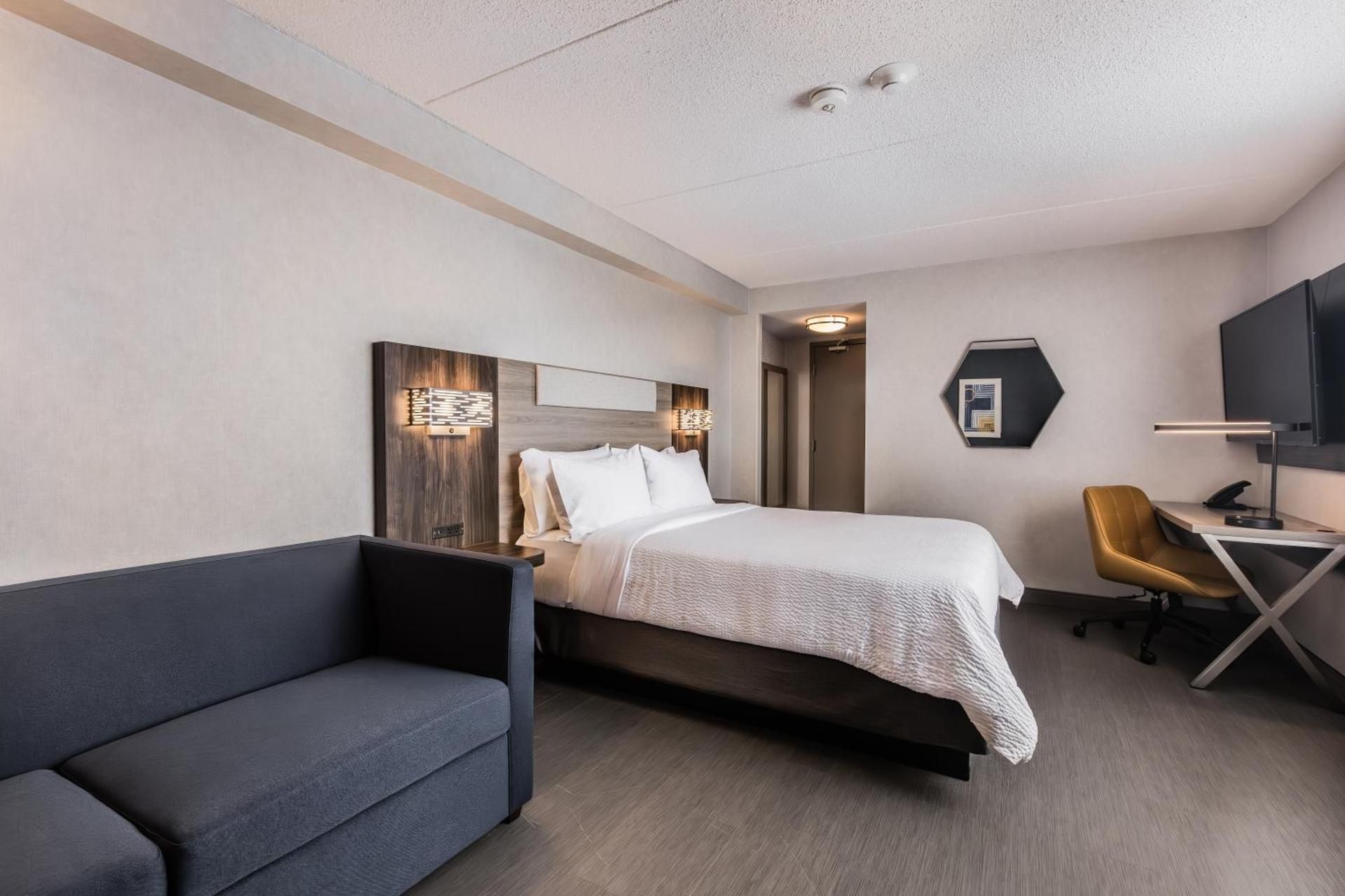 1 Queen Standard Corner Room Sofa Bed