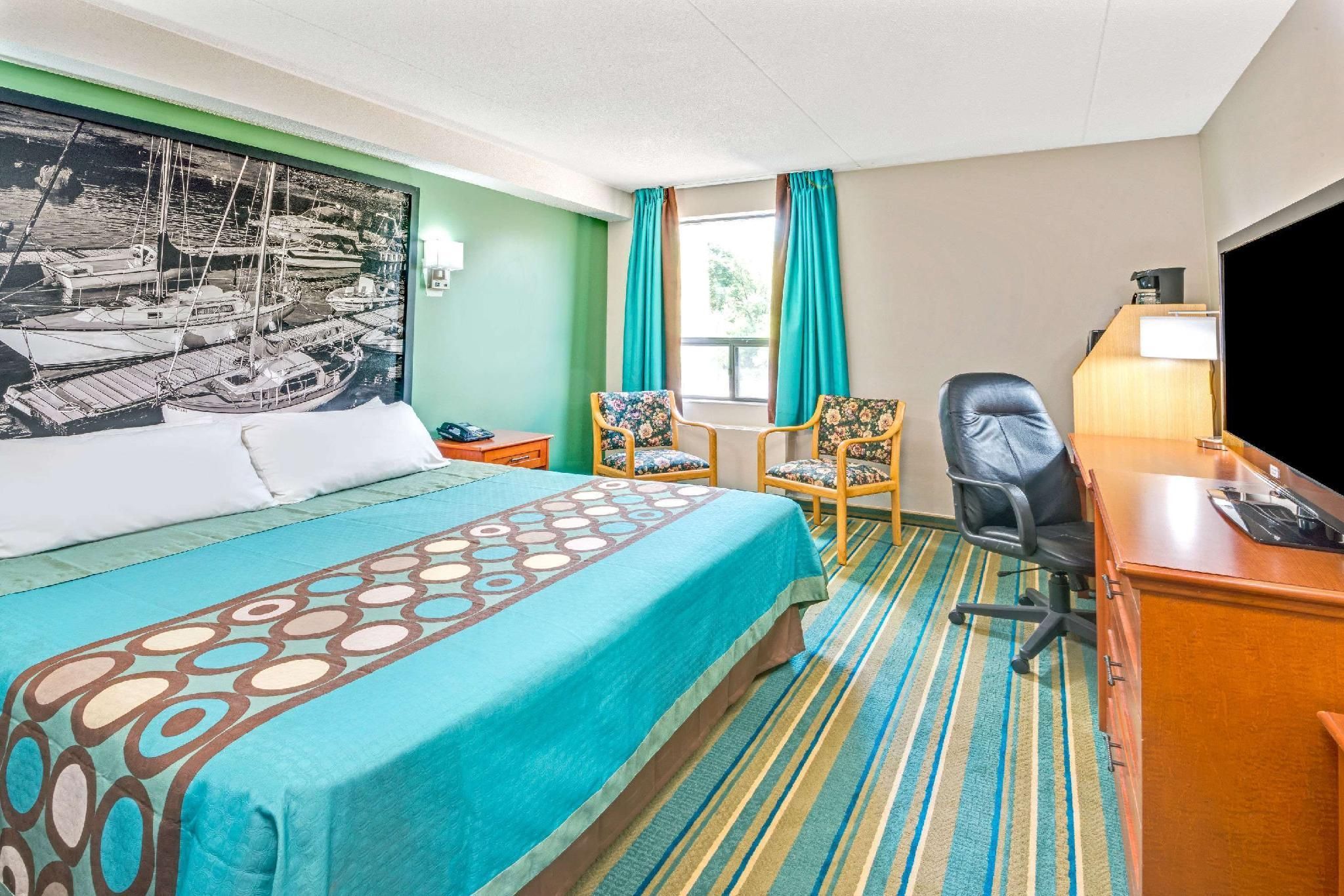 1 King Bed Deluxe Room Non-Smoking