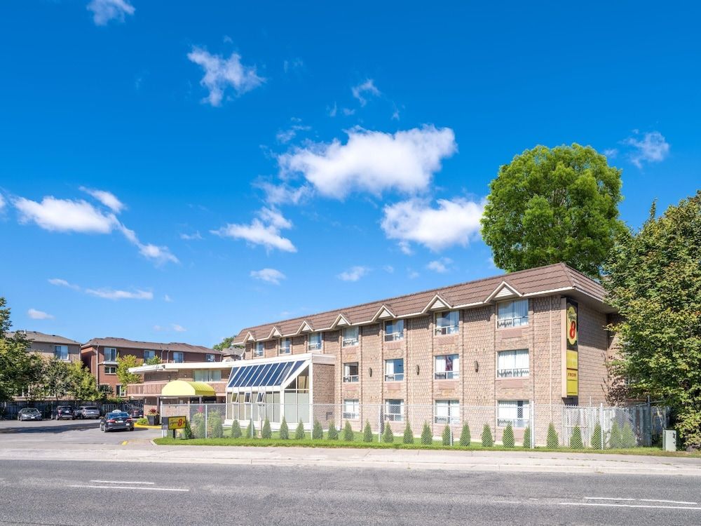 Super 8 by Wyndham Toronto East ON