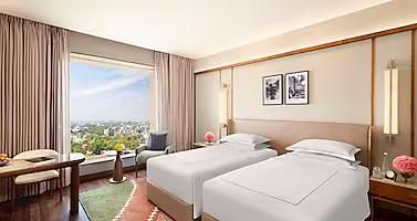 DELUXE ROOM TWIN BED