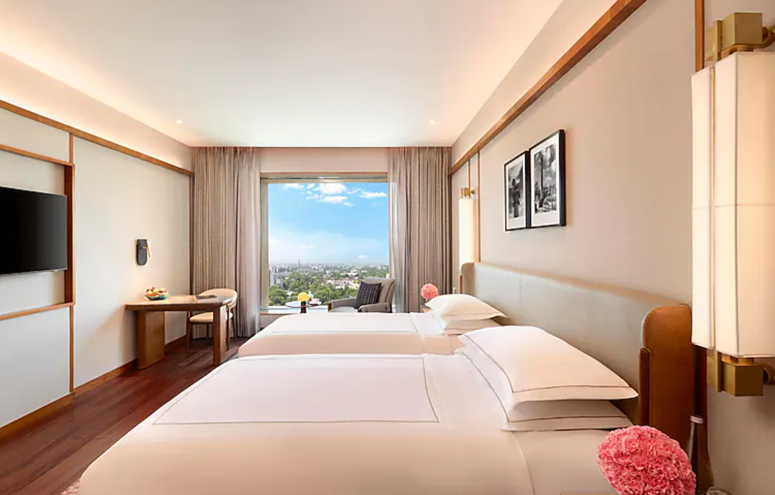 DELUXE ROOM TWIN BED