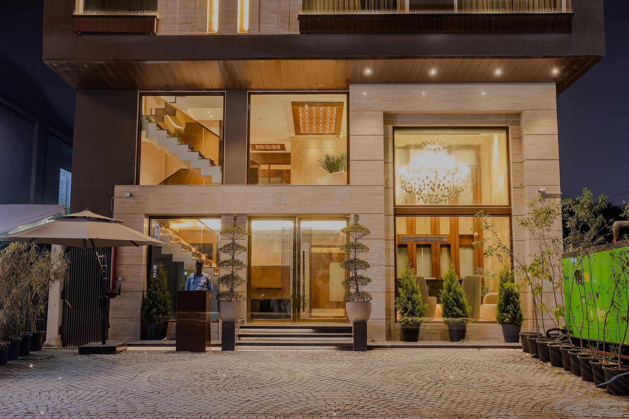 Hotel Golden Aura