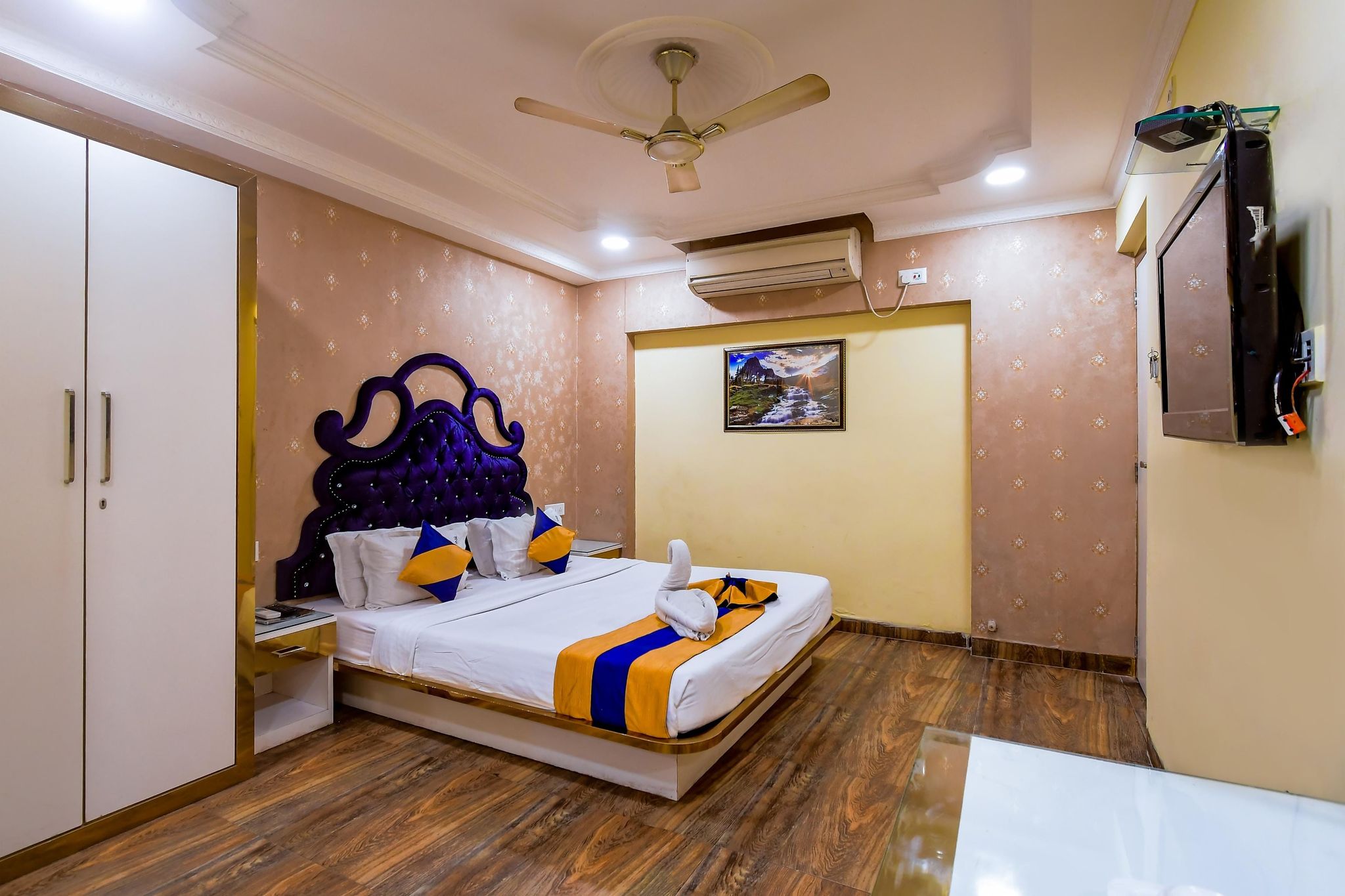 N S International Premium Standard Room