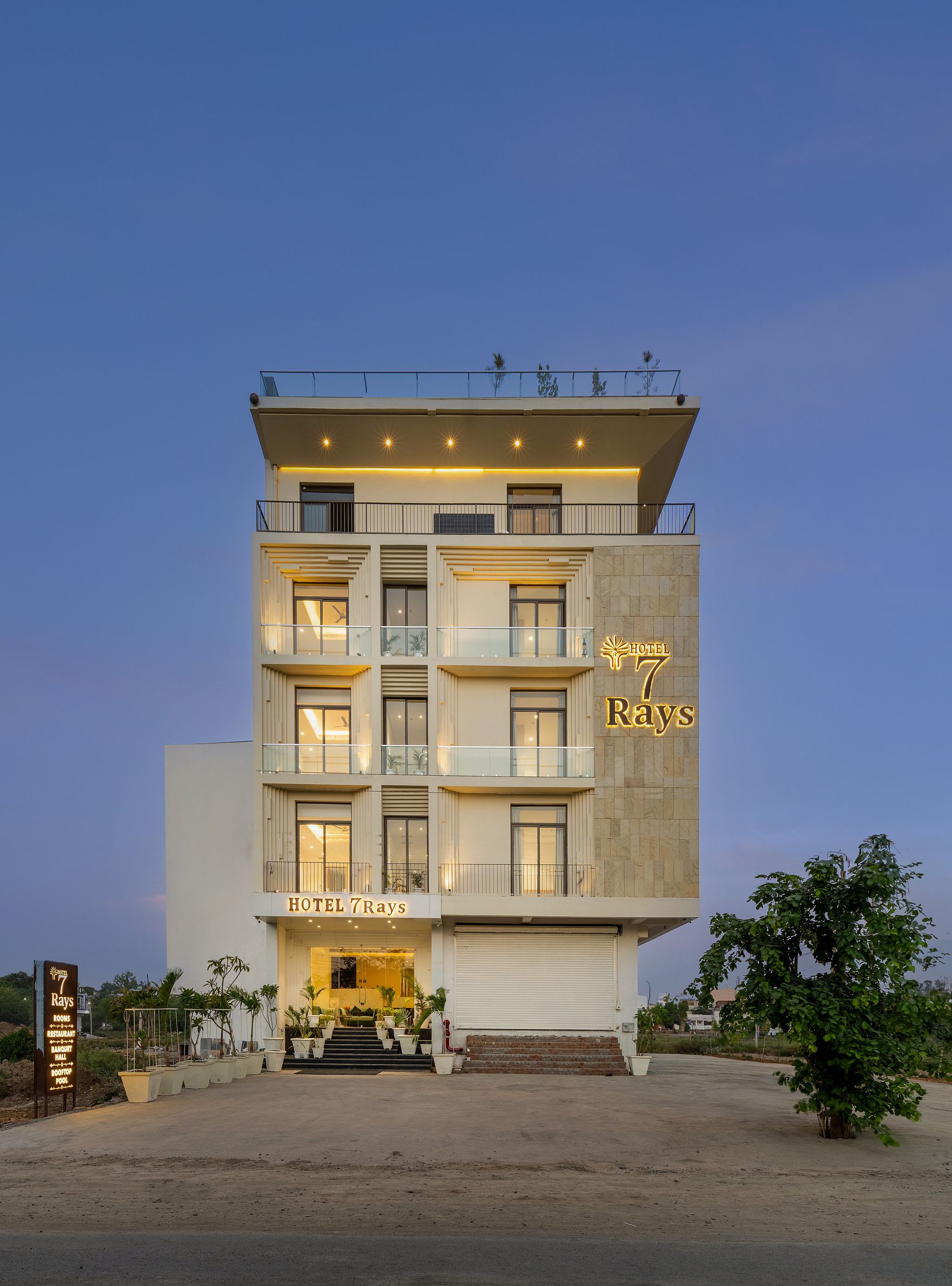 7 Rays Hotel 