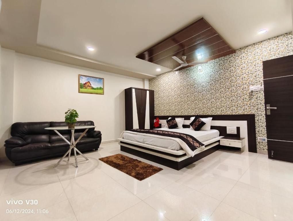 Hotel Tulsi Inn Luxuries Room 4