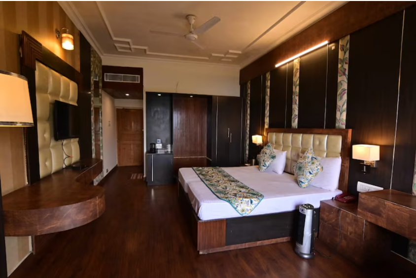 Royal Residency Classic Room 2