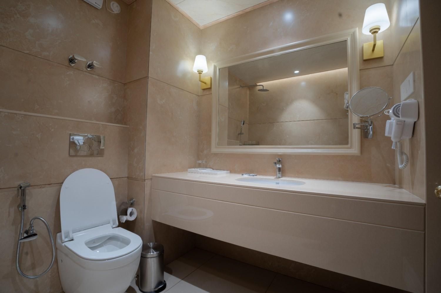 Preisha Hotel and Resorts Deluxe Room 4