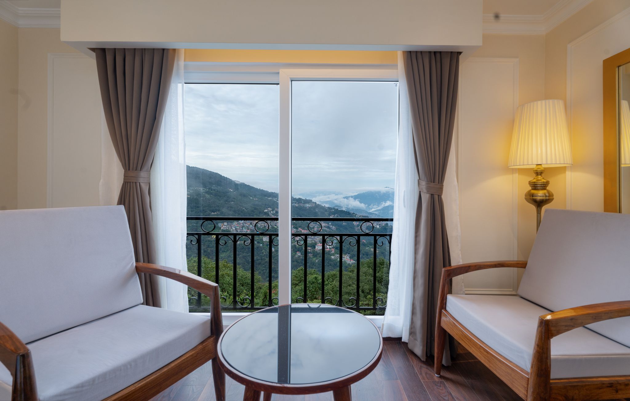 Deluxe Room with Mountain View