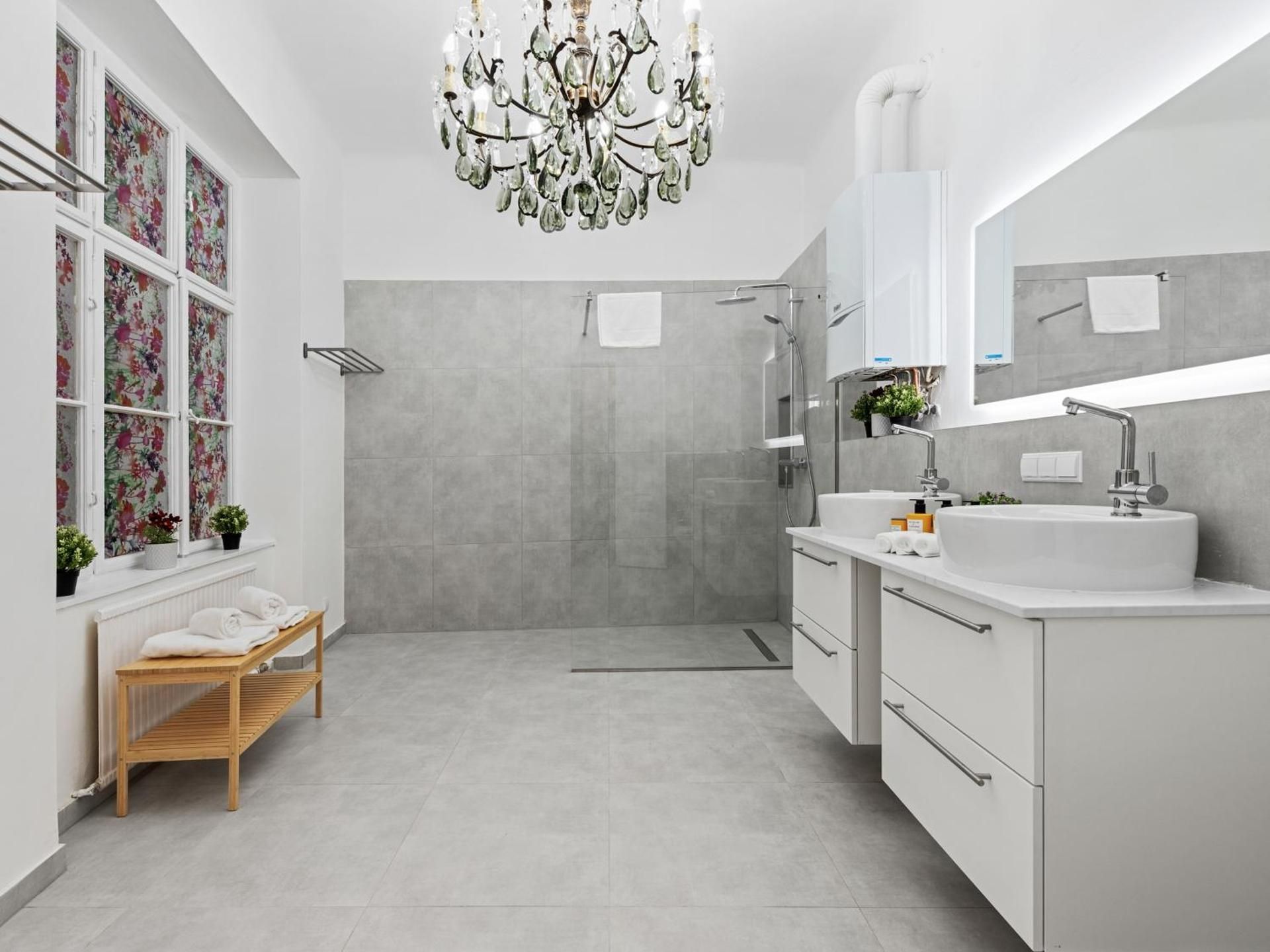 Three-Bedroom Apartment at Opera / Karlsplatz