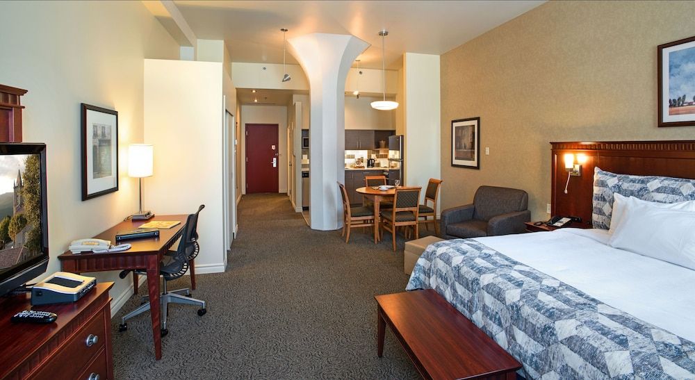 Le Square Phillips Hotel And Suites Studio, 1 King Bed 3