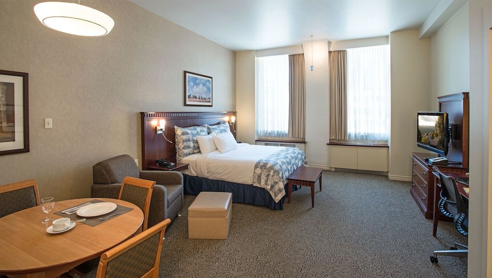 Le Square Phillips Hotel And Suites Studio, 1 King Bed