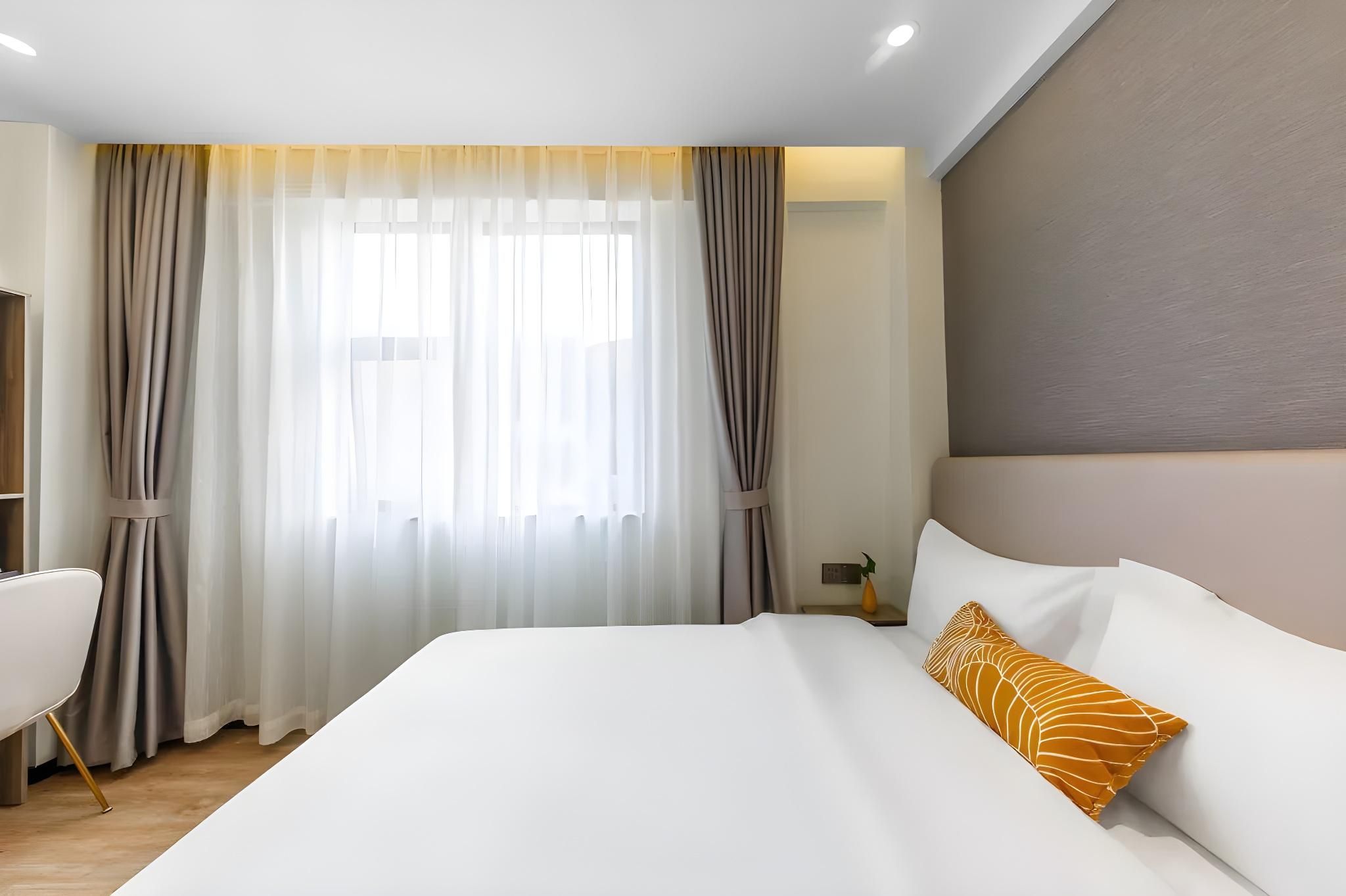 Comfort Queen Room