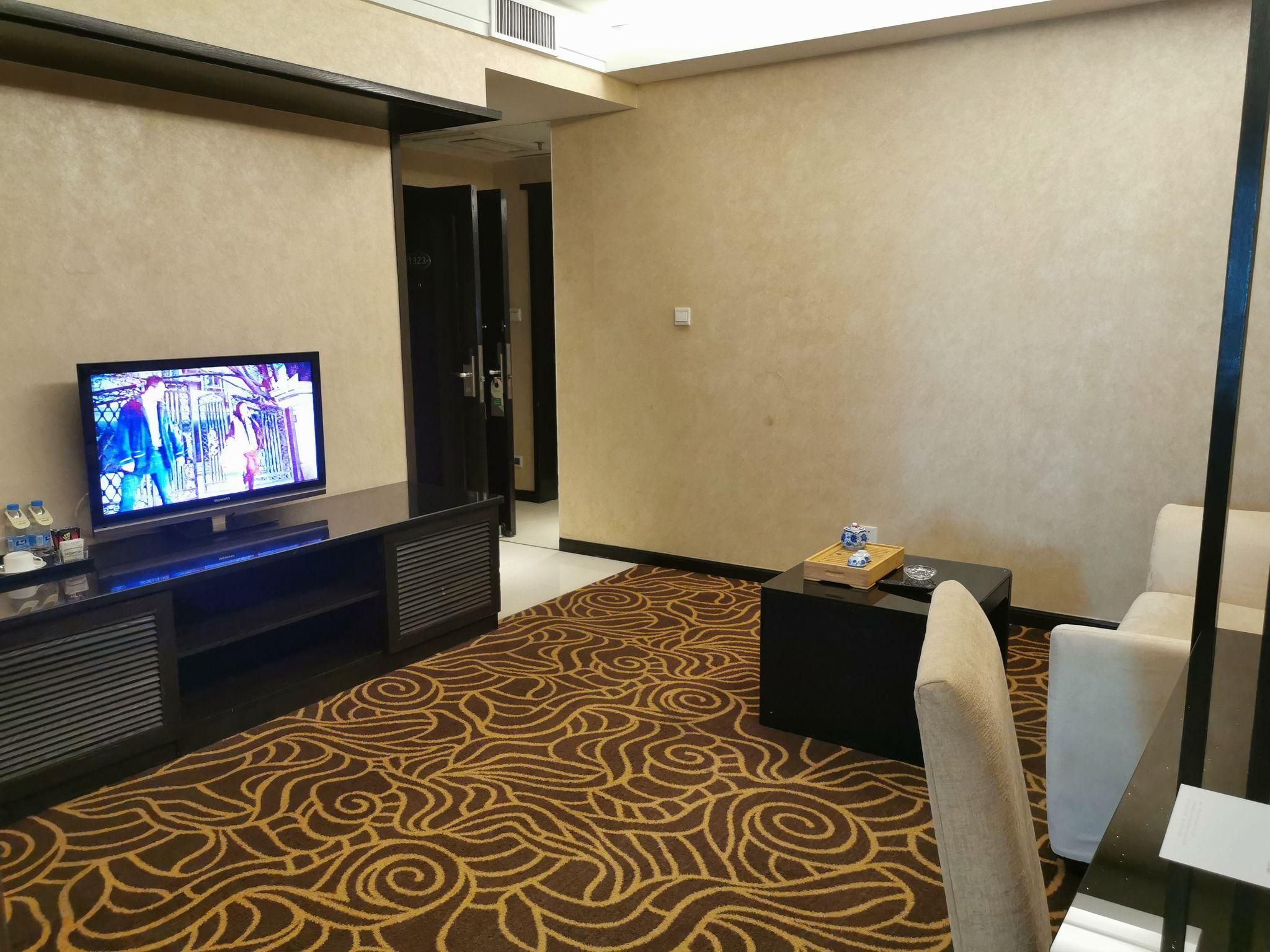 Deluxe Business Room