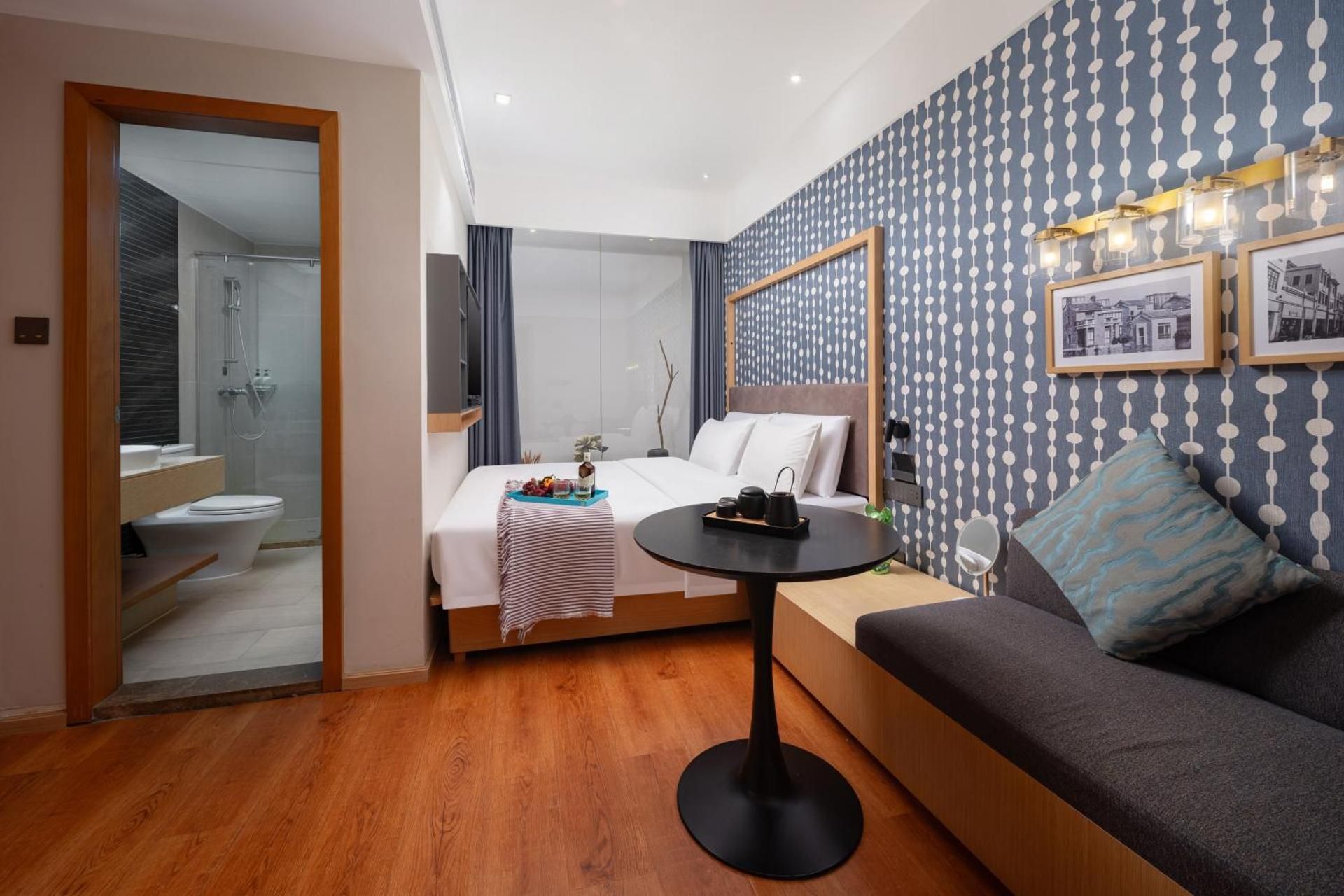 Comfort Queen Room