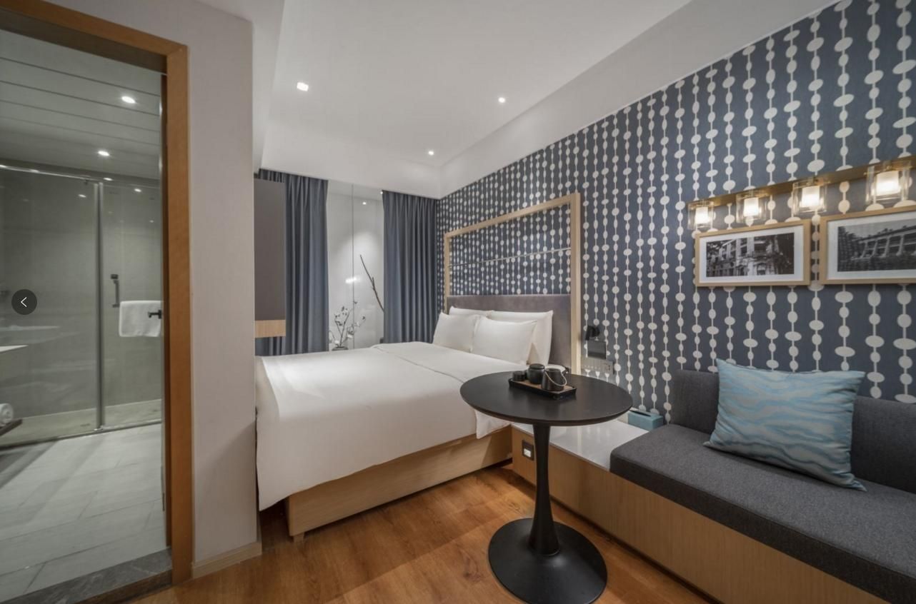 Comfort Queen Room