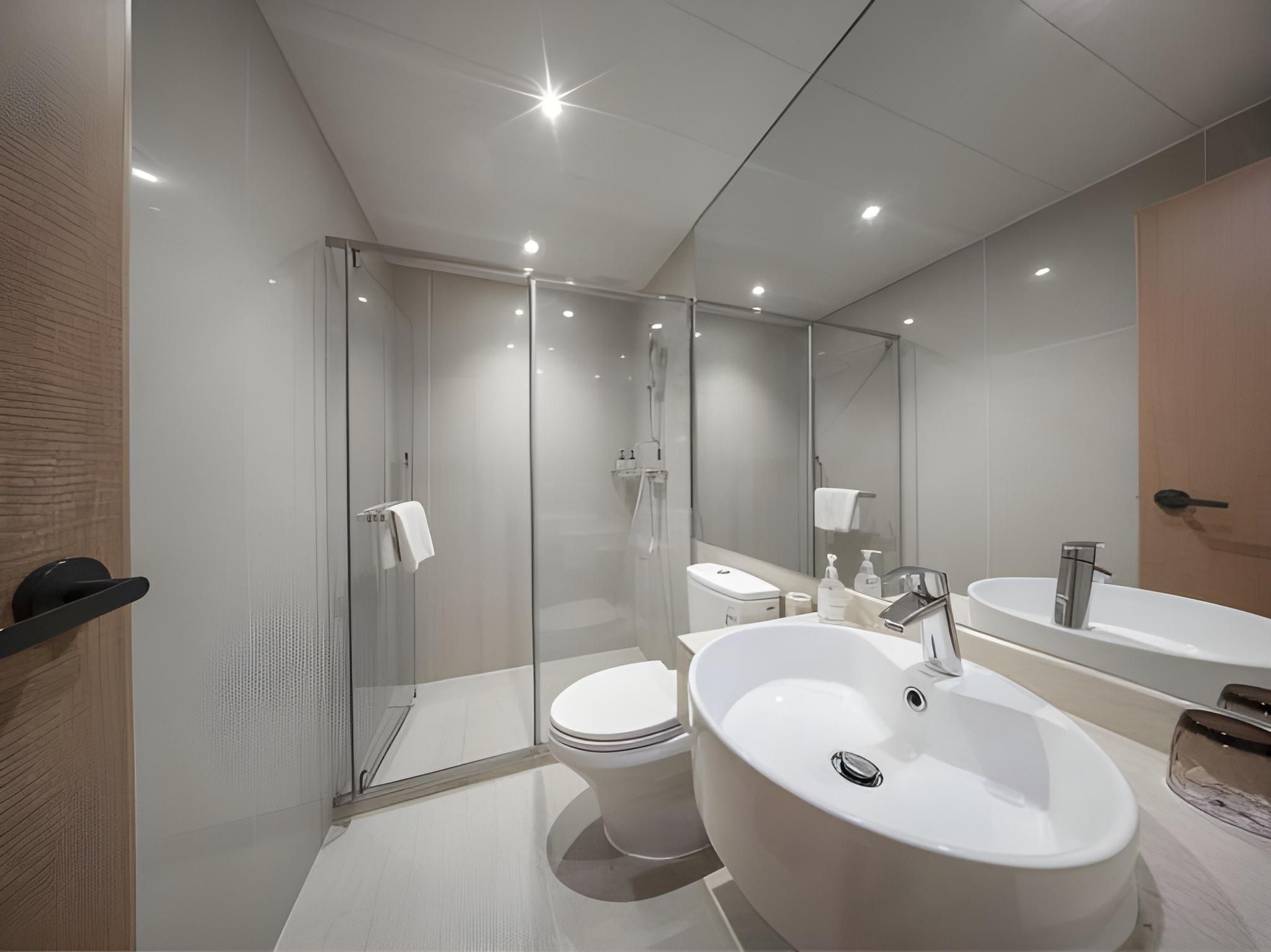 Comfort Queen Room