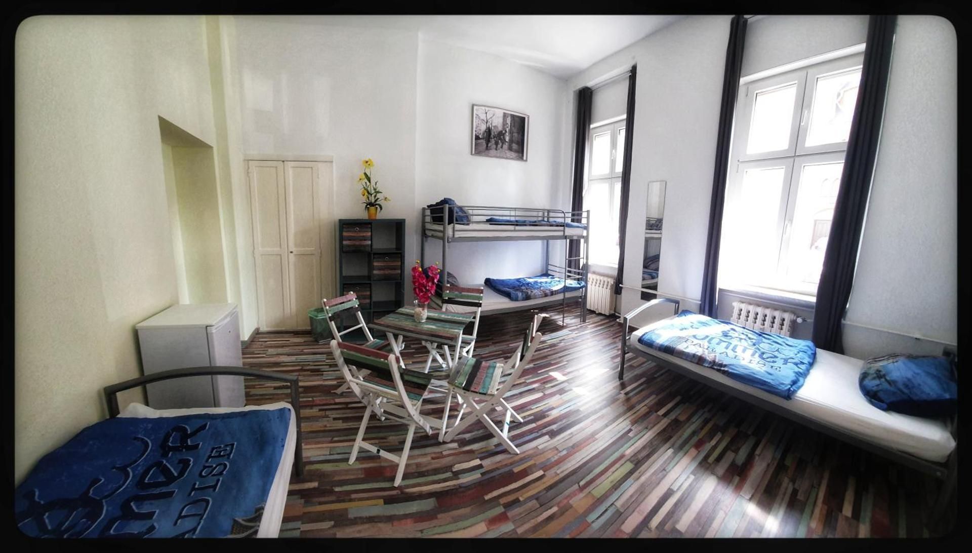 Hostel 199 Quadruple Room with Bathroom 2