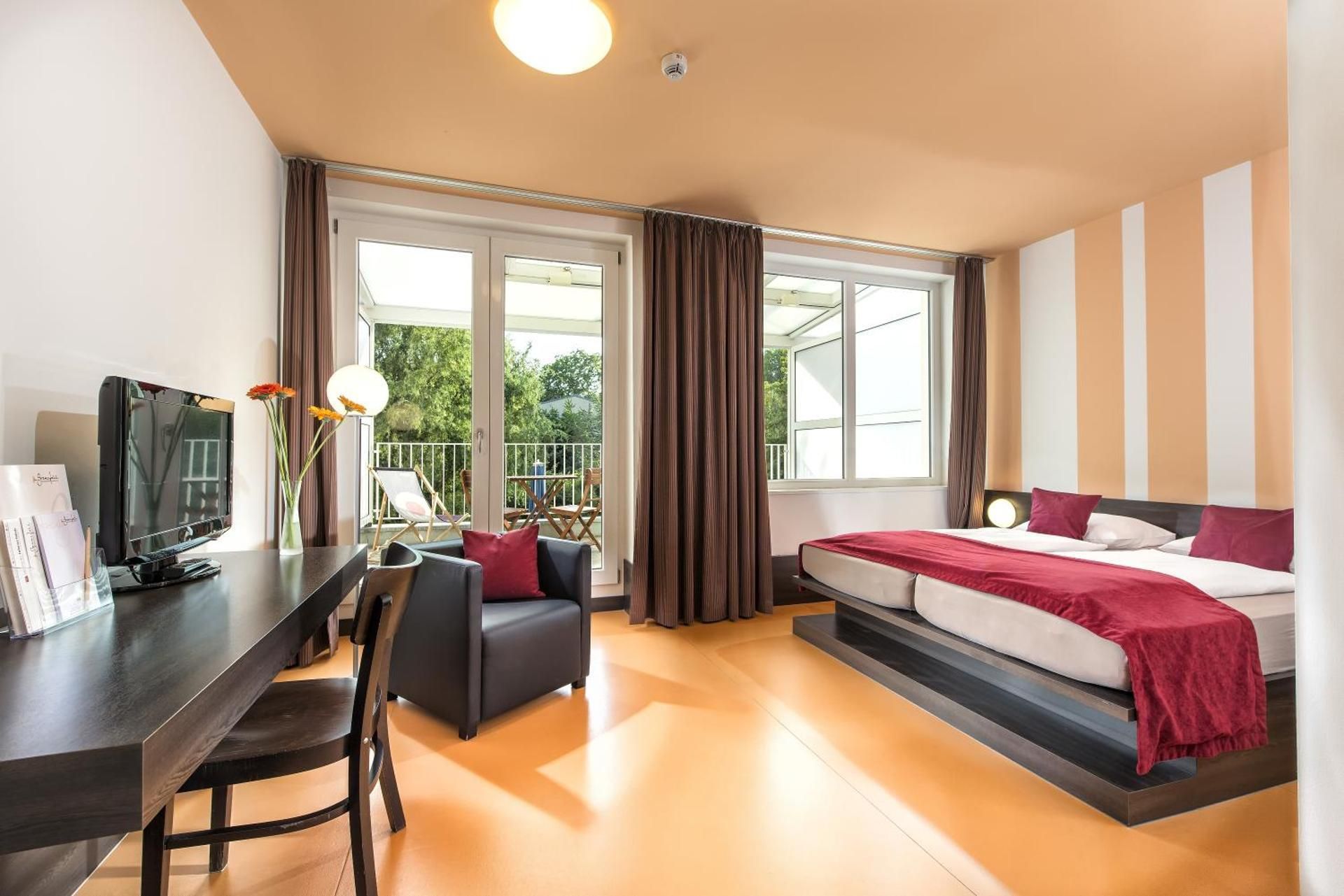 Double Room with Garden View and Balcony