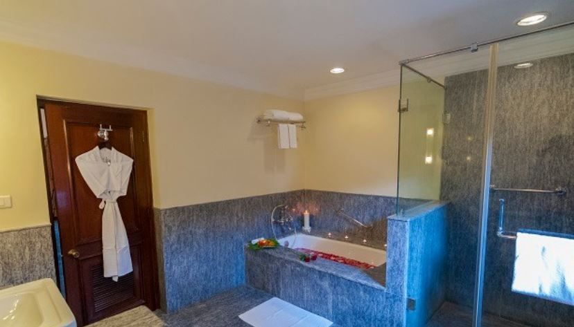 Grand Luxury Suite Twin Bed with Sit-Out