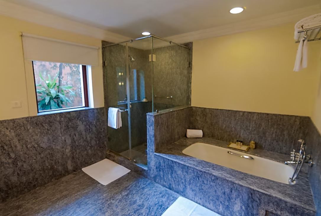 Grand Luxury Suite Twin Bed with Sit-Out