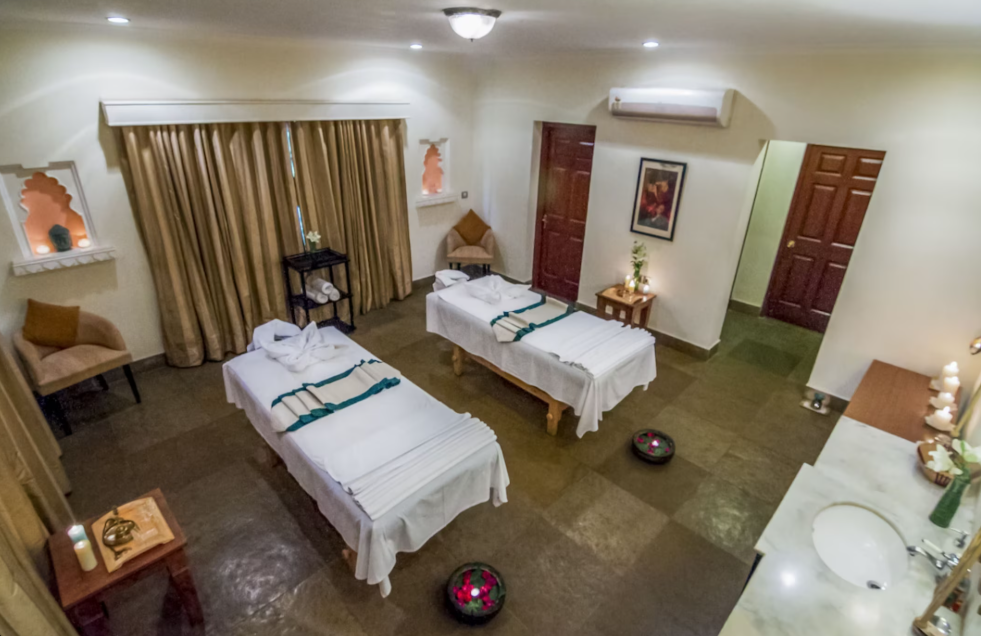 Luxury Suite with Sit-Out