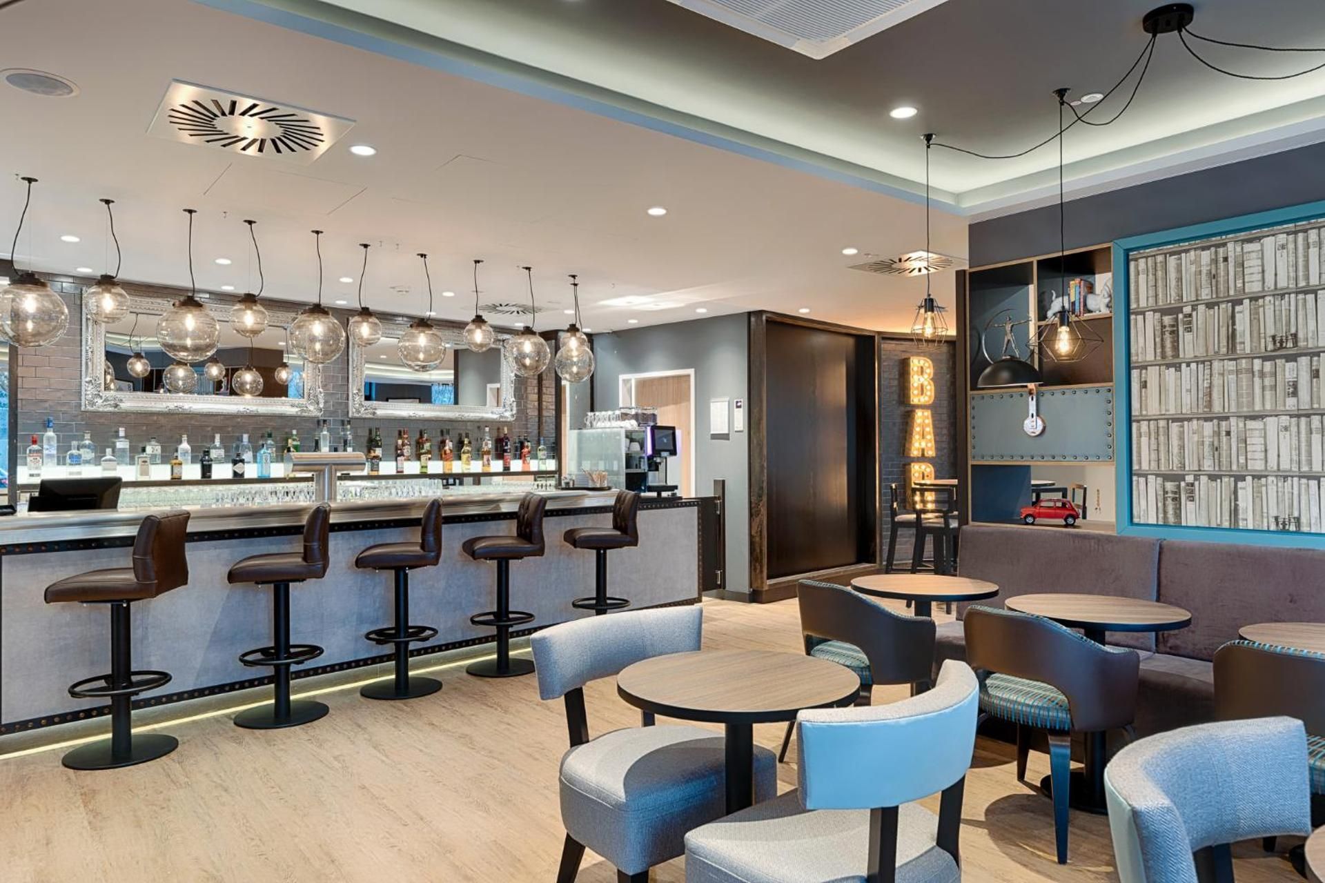 bar/lounge