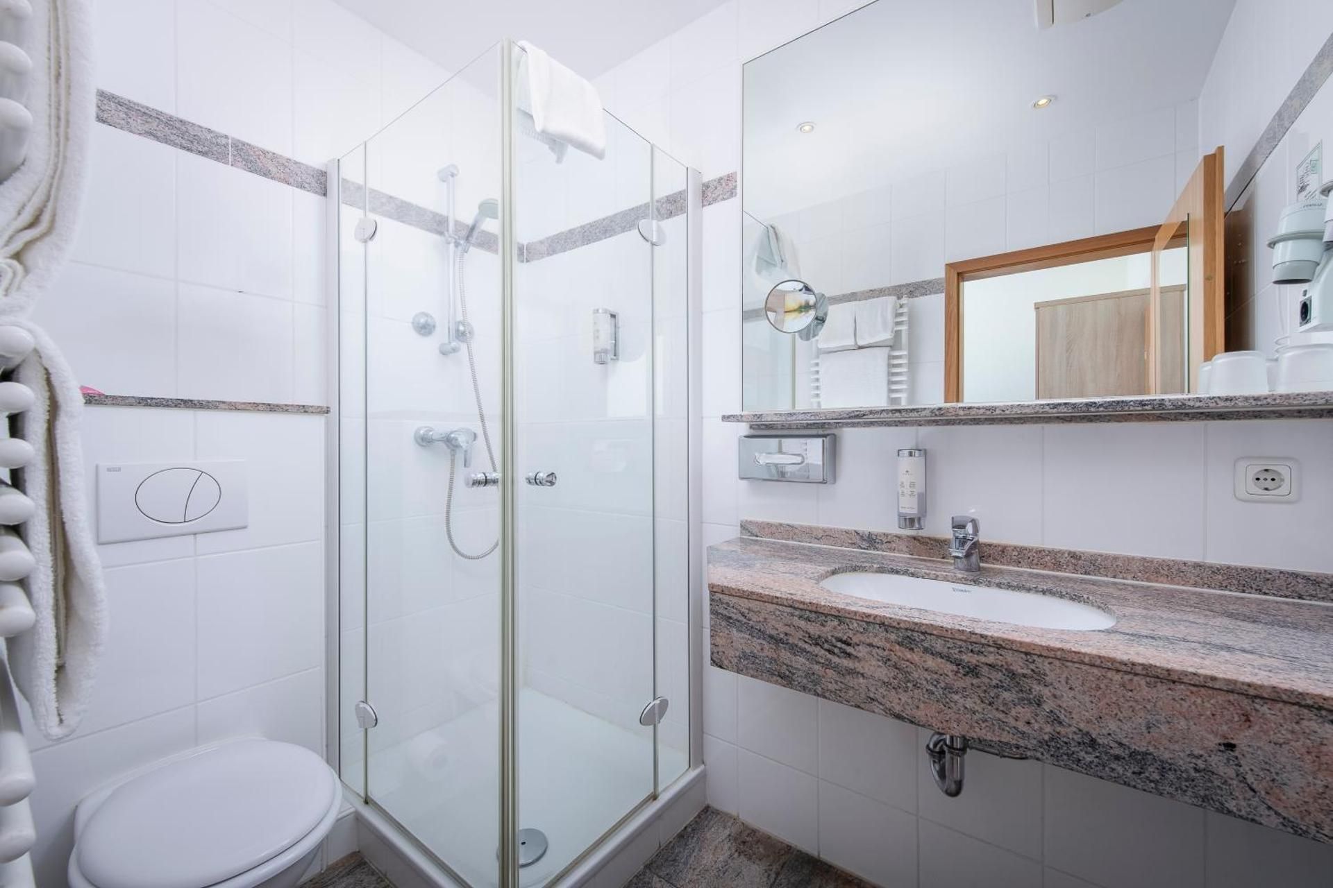 Seehotel Grunewald Double Room with Forest View 3