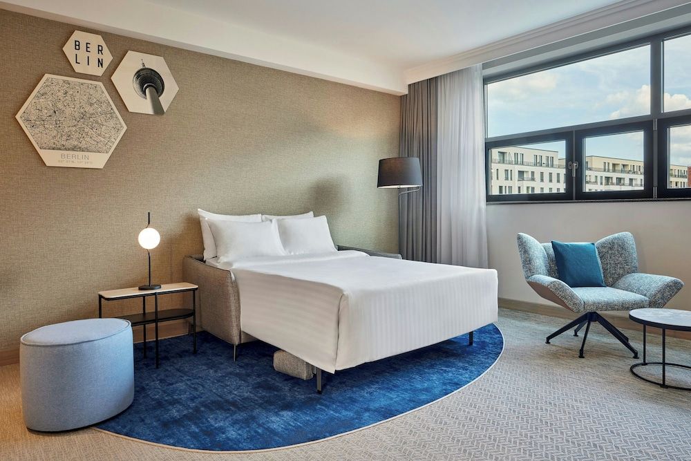 Courtyard by Marriott Berlin City Center Studio, 1 King Bed with Sofa bed 2
