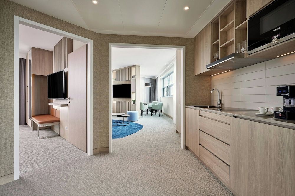 Courtyard by Marriott Berlin City Center Apartment, 1 King Bed with Sofa bed 5