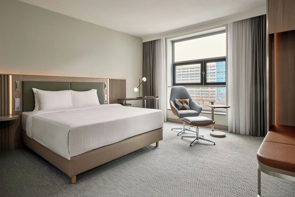 Courtyard by Marriott Berlin City Center Apartment, 1 King Bed with Sofa bed 2