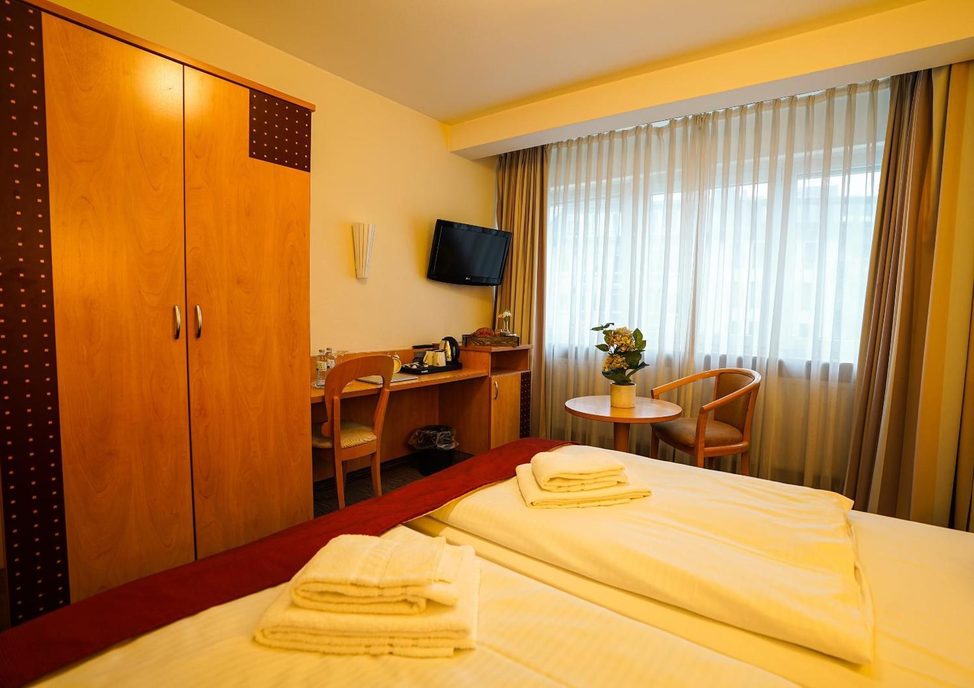 Hotel Scala Frankfurt City Centre Business Double or Twin Room 3