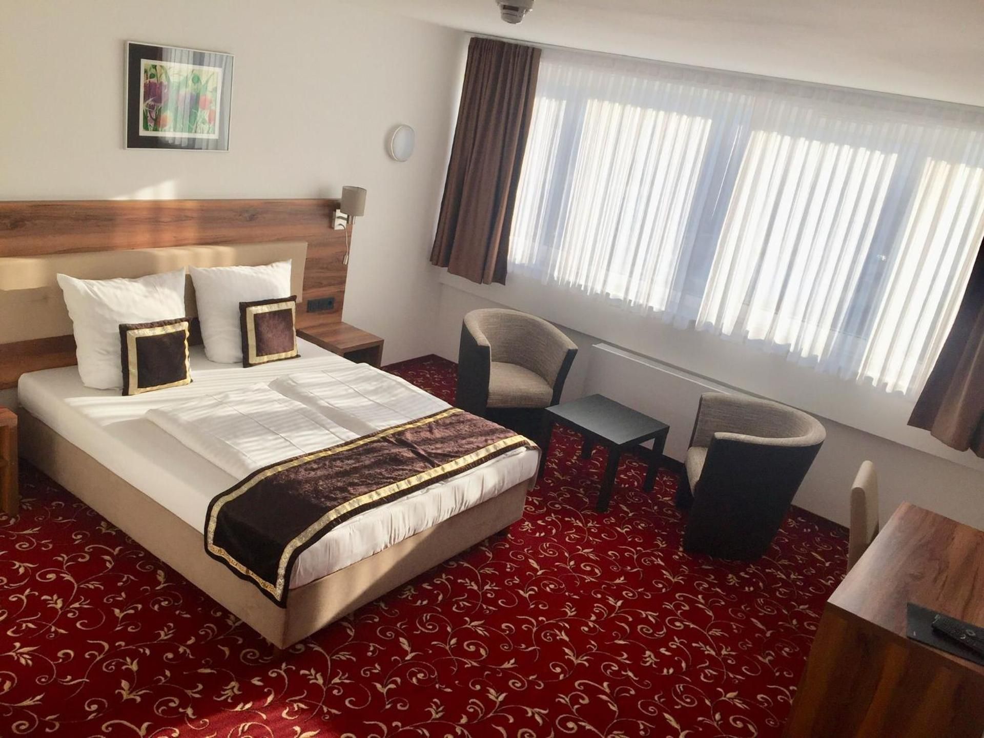 Deluxe Double or Twin Room