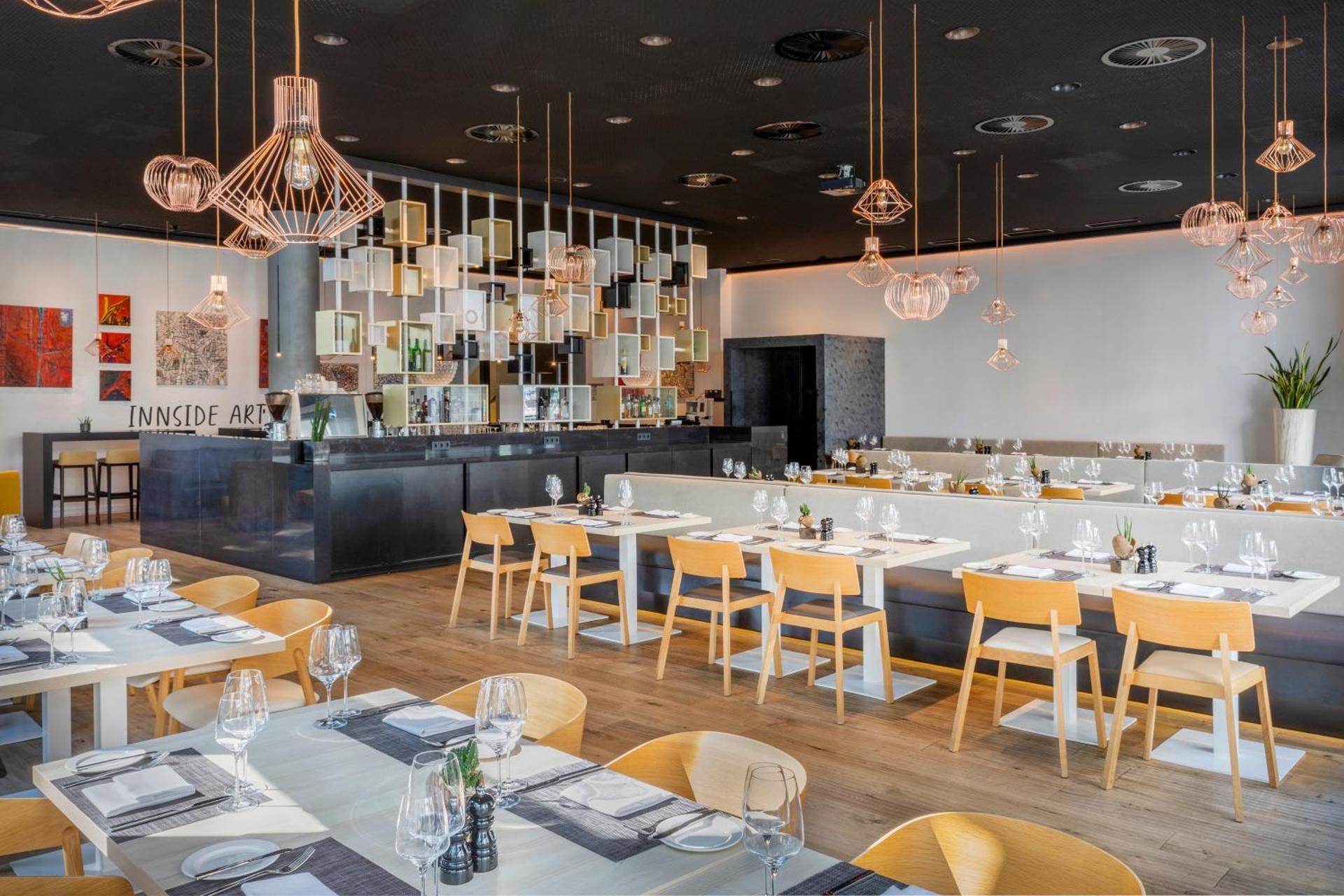 bar/lounge