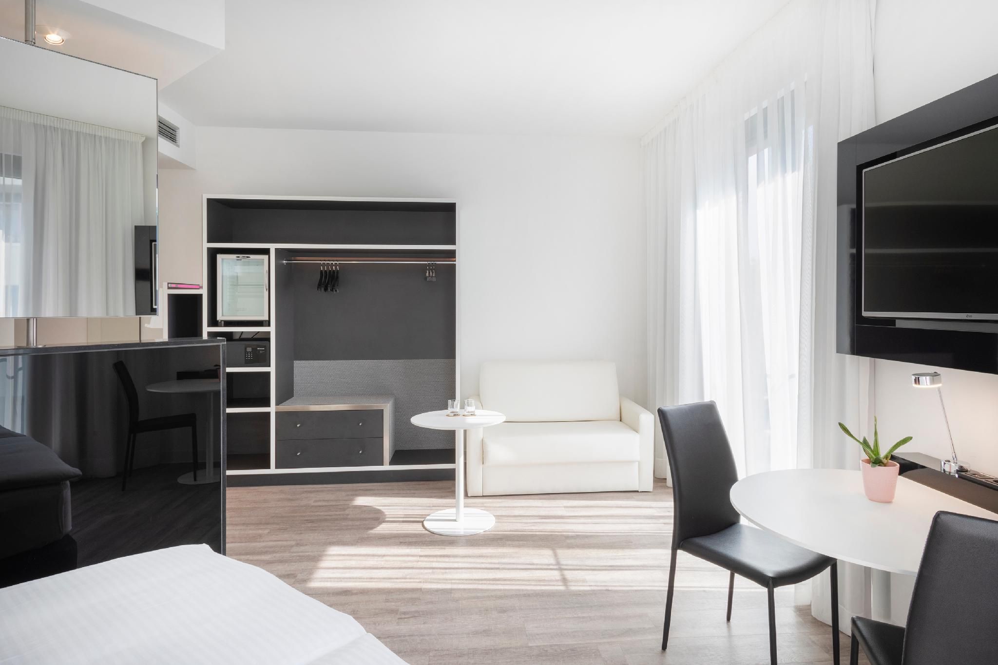INNSiDE Frankfurt Ostend The Innside Room - Extra Space 3 Adults 2