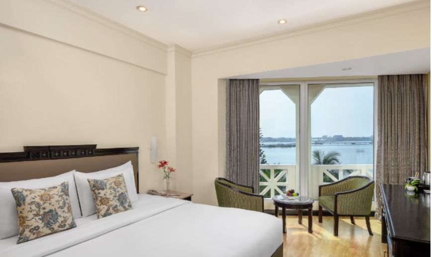 Executive sea view room - King bed